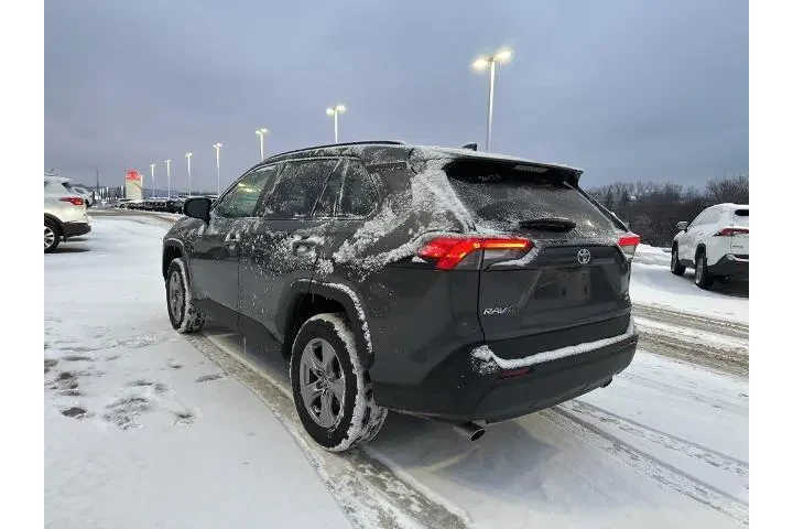 $32335 : Toyota RAV4 2025 AWD XLE 4dr image 7