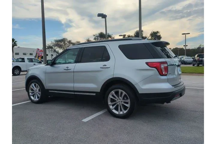 $16990 : Ford Explorer 2019 XLT 4dr S image 6
