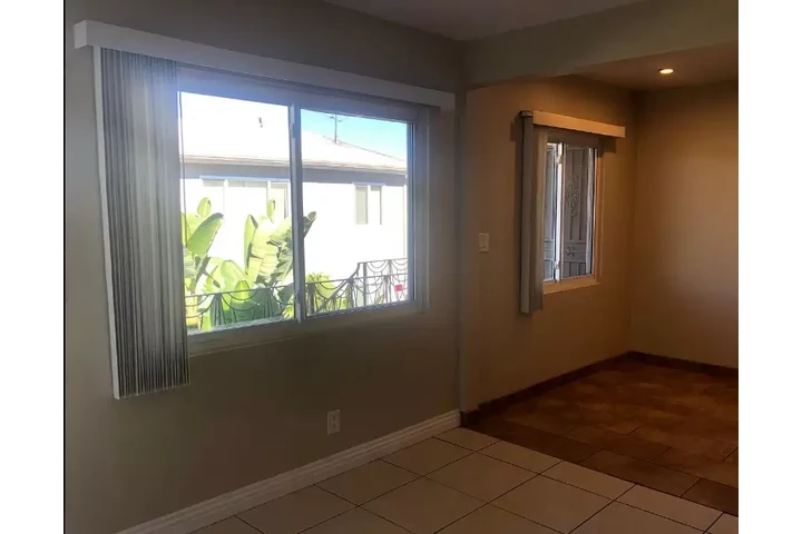 $1100 : Hawthorne ubicado en el centro image 2