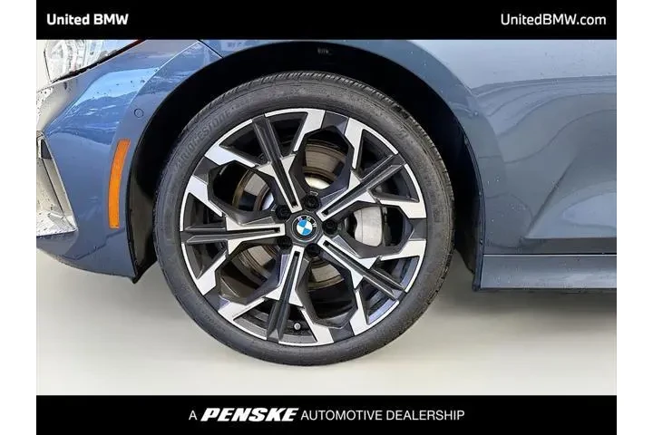 $36995 : BMW 3 Series 2025 330i 4dr S image 2