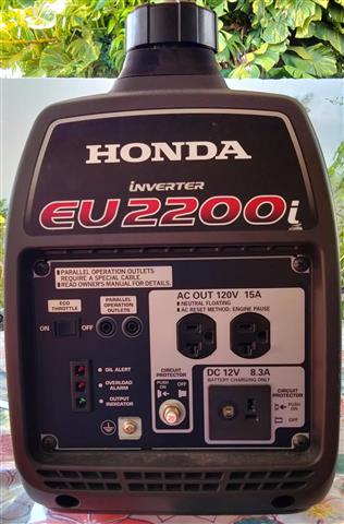 $700 : Generator invert Honda EU2200i image 1