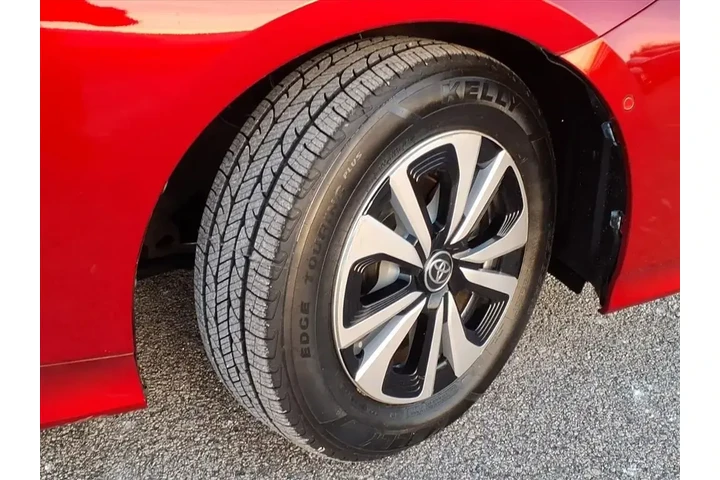 $17400 : Toyota Prius Prime 2017 Adva image 4