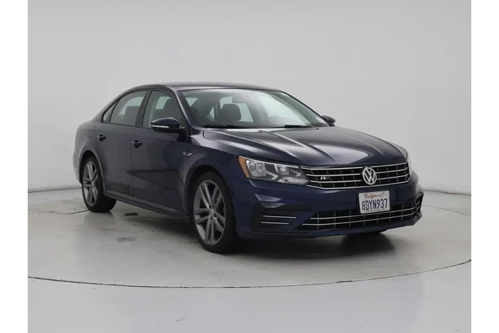 $13998 : Volkswagen Passat 2018 2.0T image 1