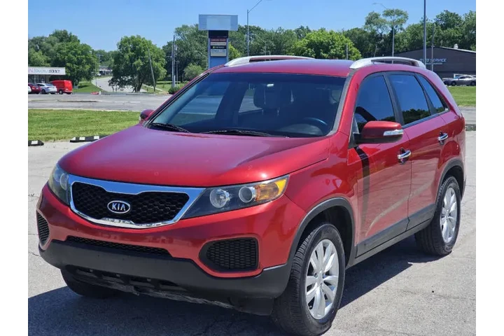 $5500 : 2011 Sorento LX image 4