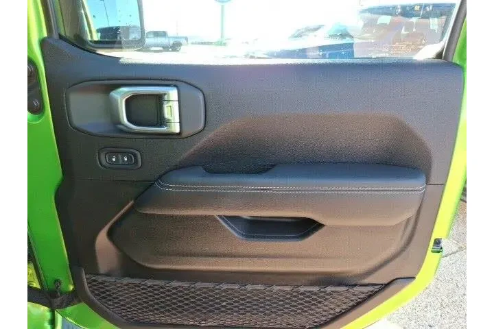 $30479 : Jeep Wrangler Unlimited 2019 image 9