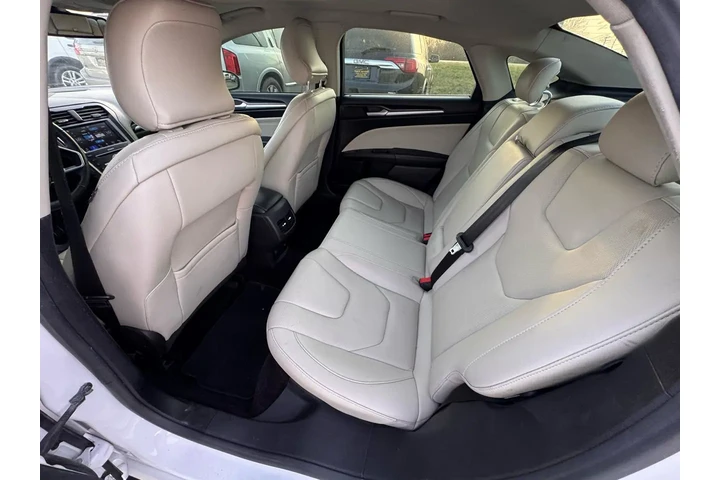 2017 Fusion Titanium AWD image 8