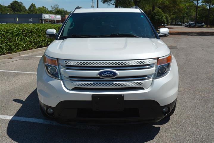 2015 Explorer Limited image 3