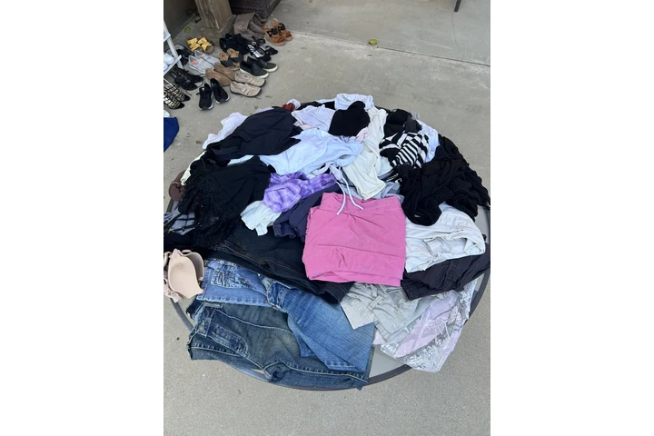 $1 : Gran venta de garage/nov. 08, image 8