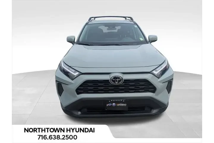 $30900 : Toyota RAV4 2022 AWD XLE 4dr image 5