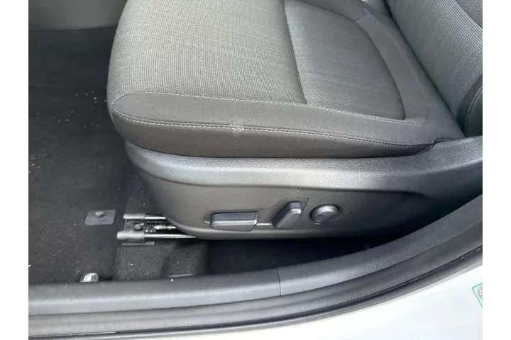 $20997 : Hyundai KONA 2023 SEL 4dr Cr image 9