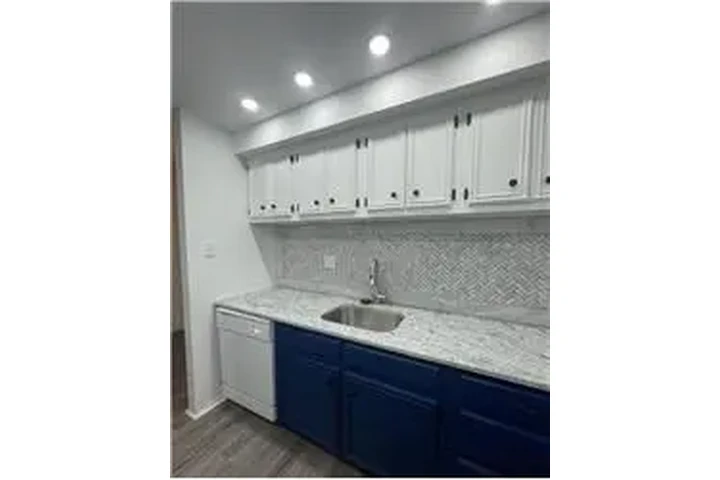 $2250 : Rental property with 3 bedro image 1