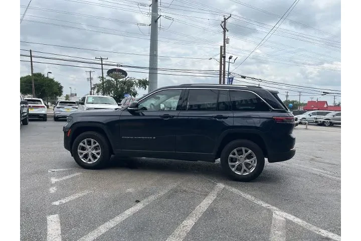 $29998 : Jeep Grand Cherokee 2023 4x2 image 3