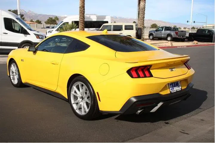 $39832 : Ford Mustang 2024 GT 2dr Fas image 5