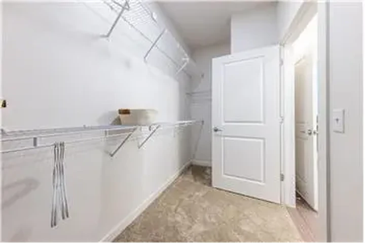 $1652 : Rental property with 2 bedro image 10