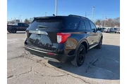 $29556 : Ford Explorer 2022 AWD XLT 4 thumbnail