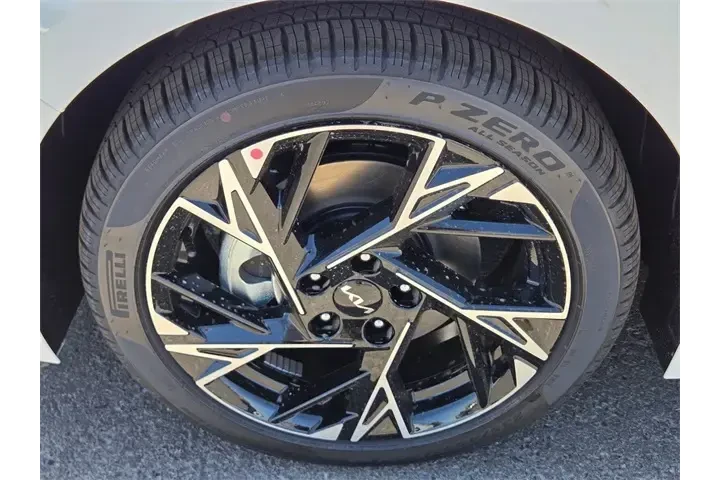 $29988 : Kia K5 2025 GT-Line 4dr Seda image 5