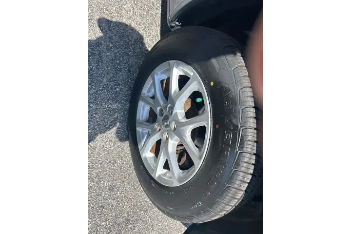 $11235 : Jeep Cherokee 2014 4x4 Latit image 8