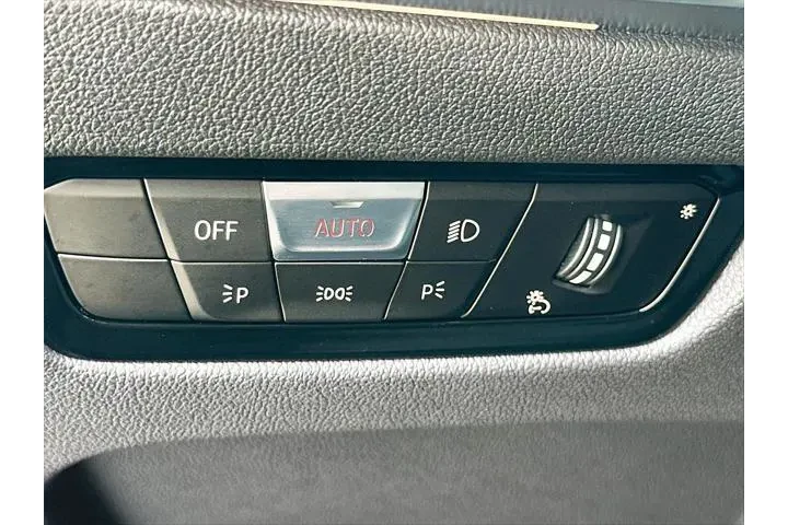 $32996 : BMW 3 Series 2023 AWD 330i x image 10