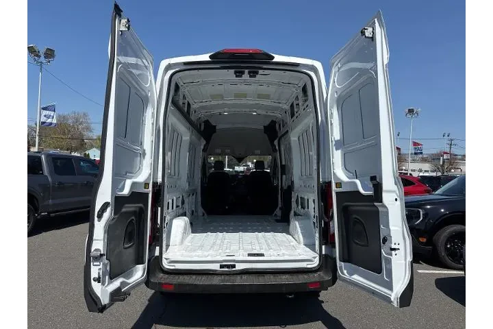 $39995 : Ford Transit 2024 AWD 250 3d image 9