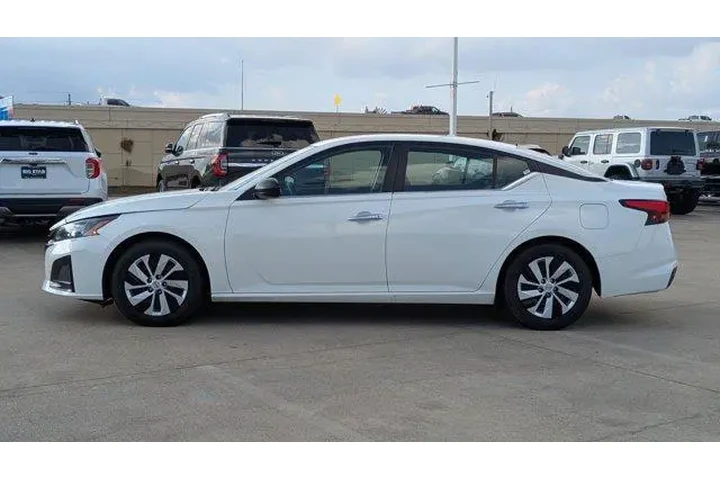 $18499 : Nissan Altima 2024 2.5 S 4dr image 9