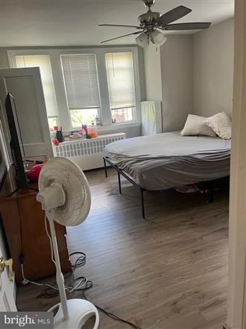 $1200 : 1 Bedroom 1 Bathroom Apartment image 1