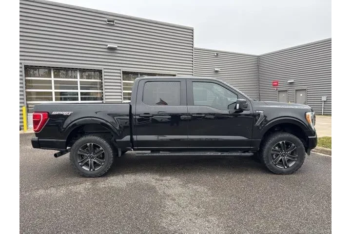 $37858 : Ford F-150 2022 4x4 XLT 4dr image 2