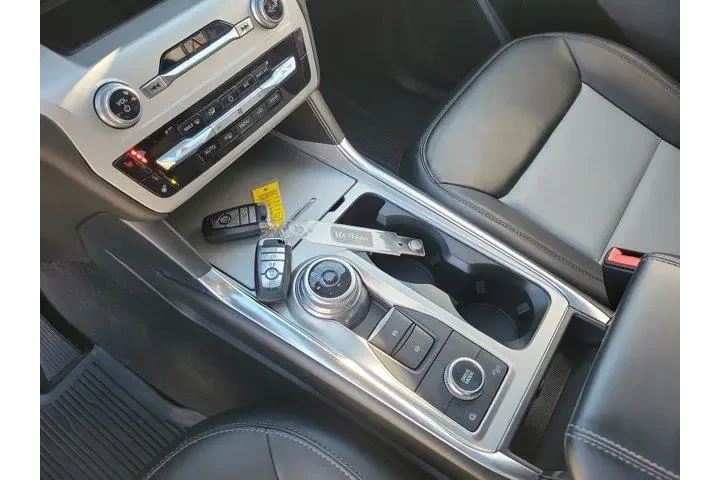 $32000 : Ford Explorer 2022 AWD XLT 4 image 8