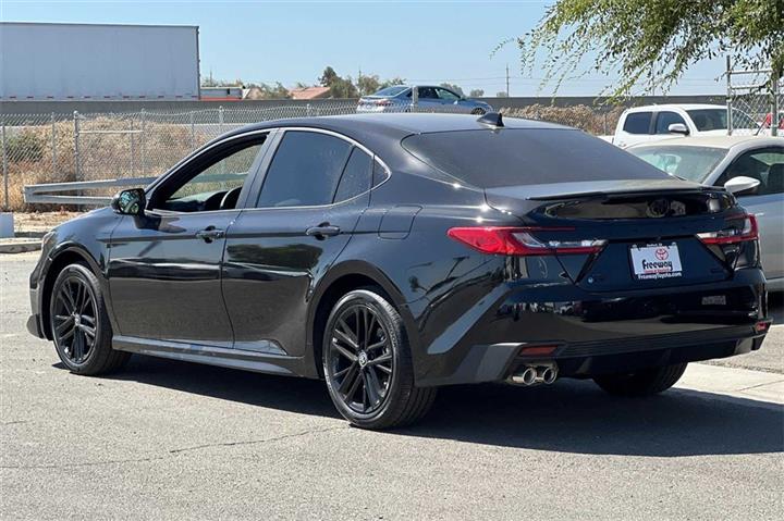 $34565 : Camry SE image 6