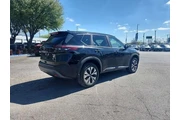 $17746 : Nissan Rogue 2023 SV 4dr Cro thumbnail