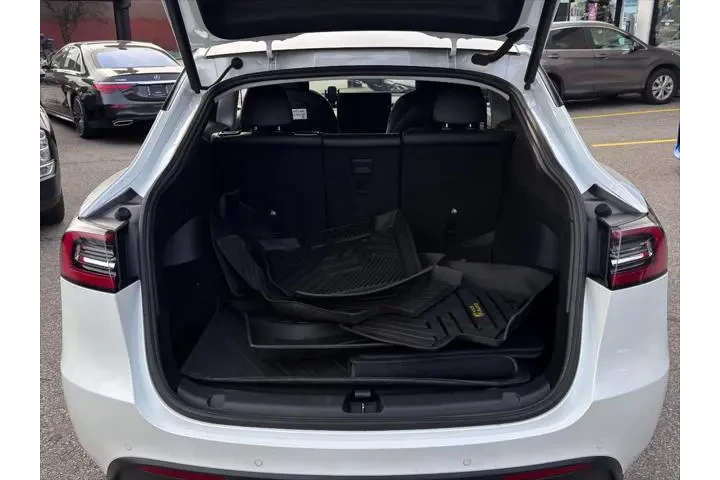 $13995 : Tesla Model Y 2021 AWD Long image 8