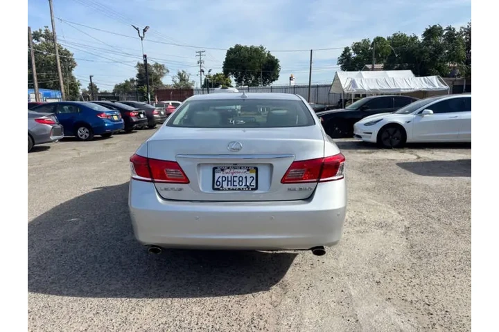 2010 ES 350 image 8
