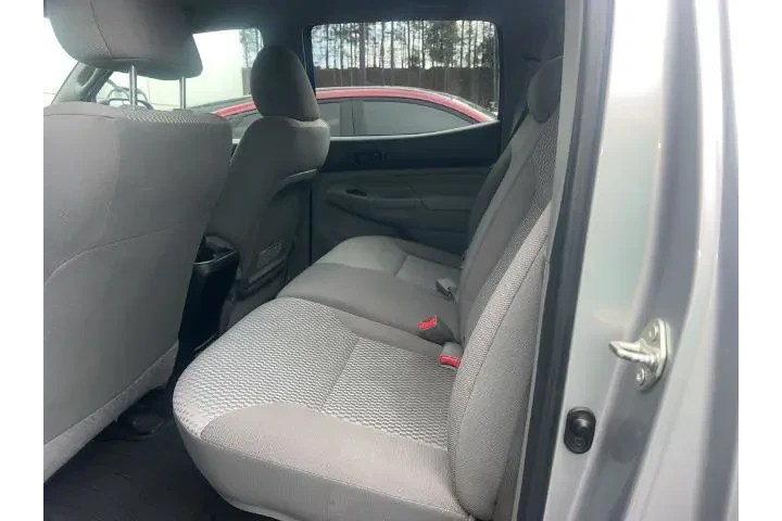 $18874 : Toyota Tacoma 2014 4x2 PreRu image 6