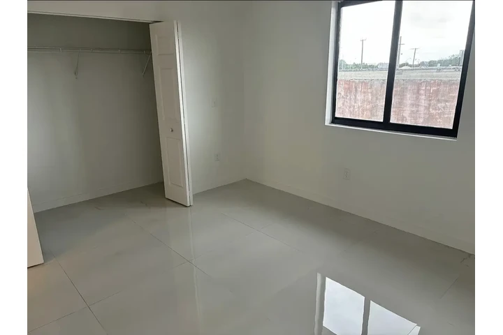 $1700 : 3 Bienvenido image 3