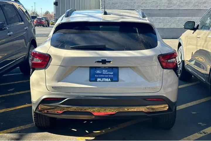 $24995 : Chevrolet Trax 2026 ACTIV 4d image 3