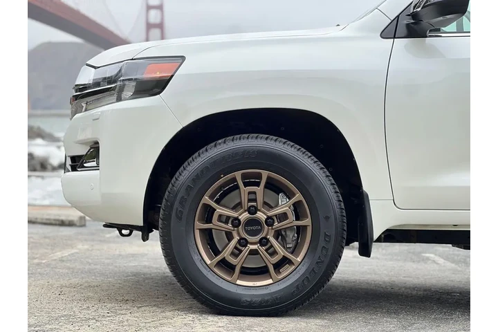 $129990 : 2020 Land Cruiser Heritage Ed image 9