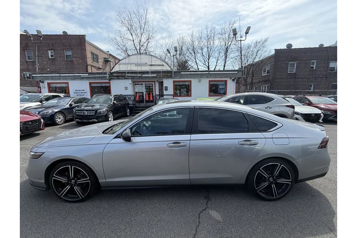 $24990 : Honda Accord Hybrid 2023 Spo image 4