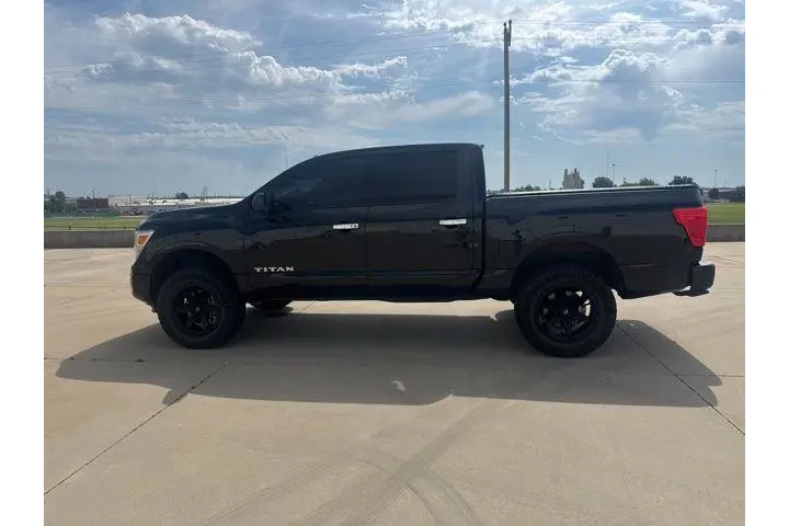 $29750 : Nissan Titan 2021 4x4 SV 4dr image 8