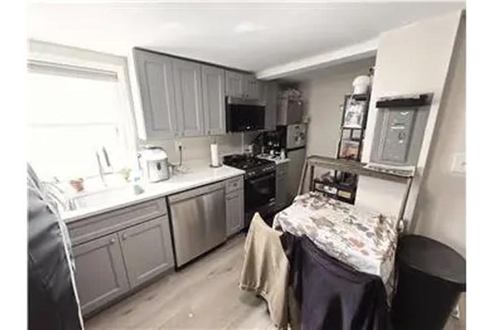 $1650 : Rental property with 0 bedro image 5