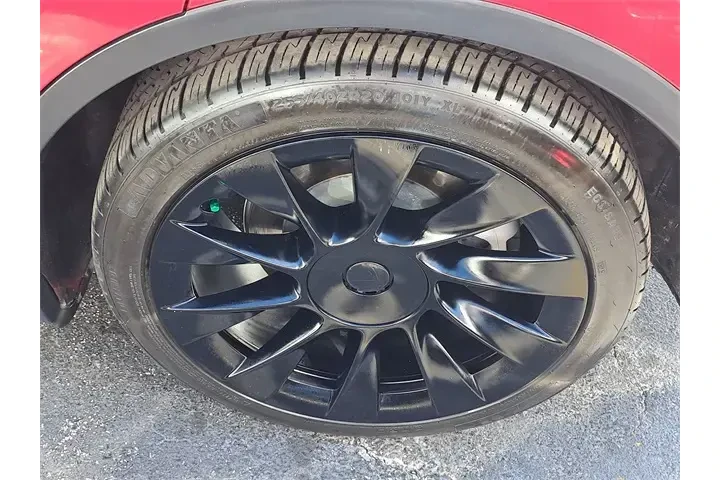 $23490 : Tesla Model Y 2022 AWD Long image 9