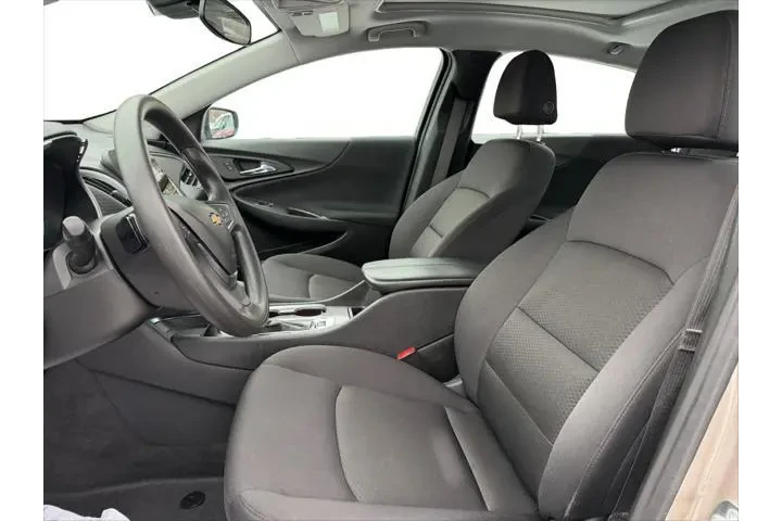 $19249 : Chevrolet Malibu 2024 LT 4dr image 9