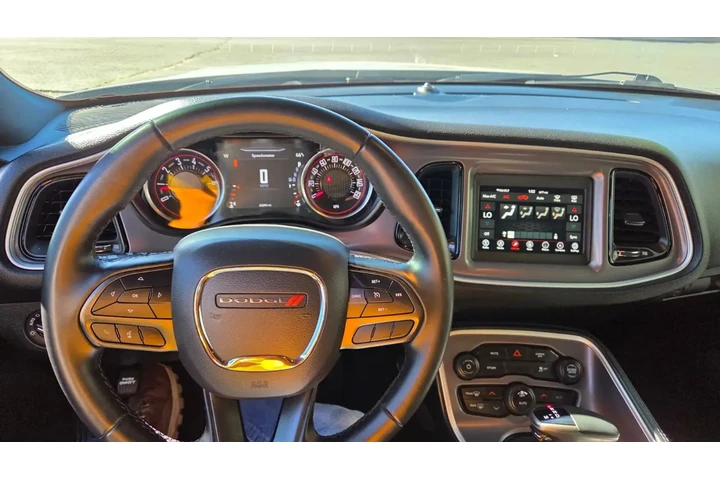 2022 DODGE CHALLENGER2022 DOD image 5