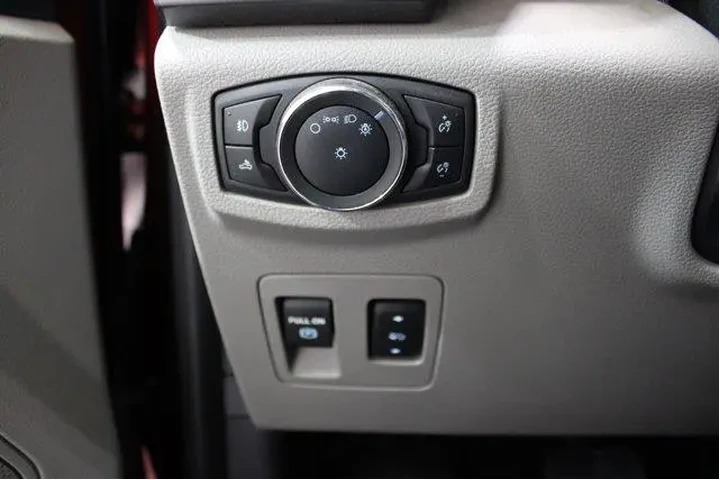 $26955 : Ford F-150 2019 4x4 Platinum image 8