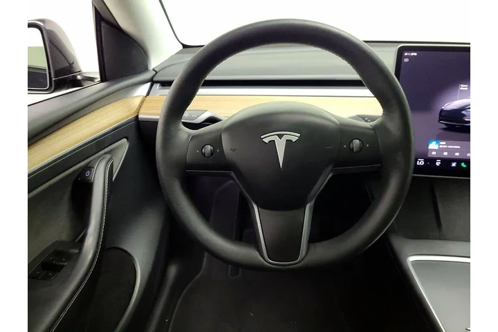 $38998 : Tesla Model Y 2025 Long Rang image 10