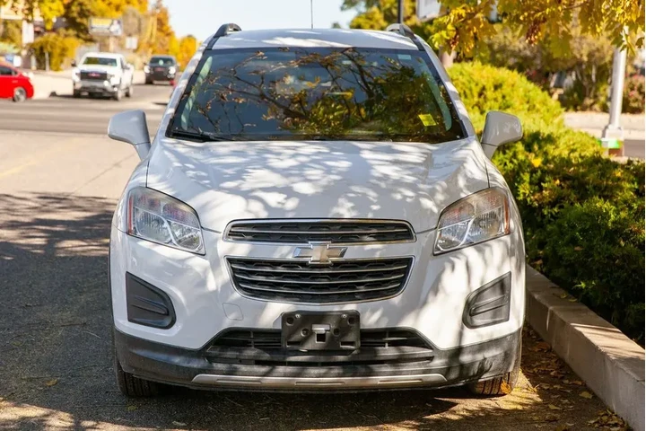 2015 Trax LT image 3
