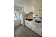 $1570 : Spacious 1 Bed Apt in Gardena thumbnail
