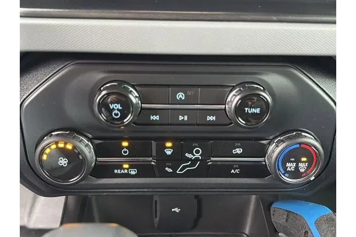 $38998 : Ford Bronco 2023 4x4 Black D image 7