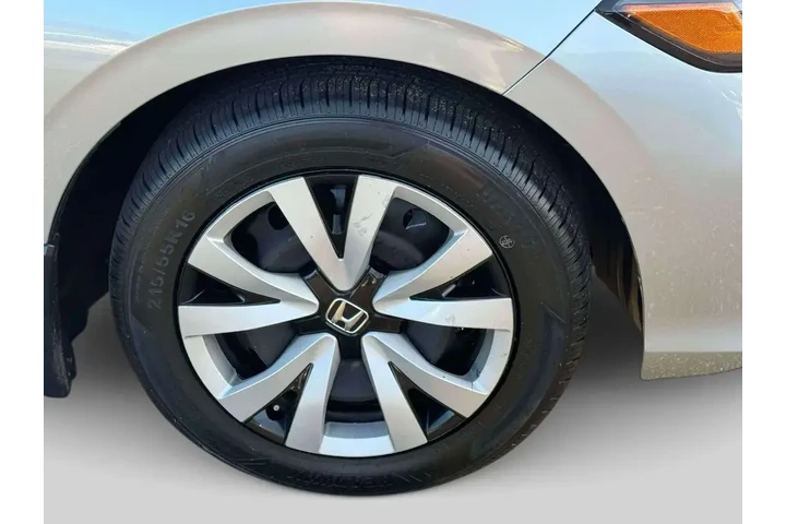 $21985 : Honda Civic 2025 LX 4dr Seda image 9