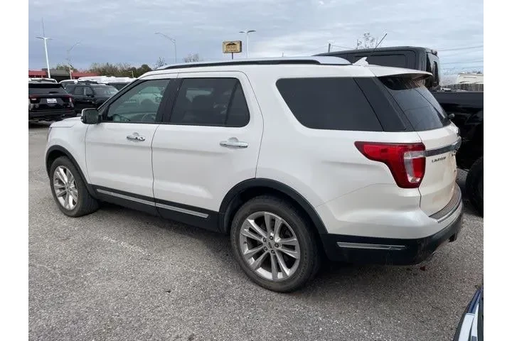 $20100 : Ford Explorer 2018 AWD Limit image 9