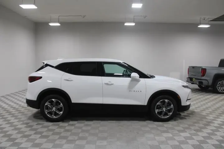 $28995 : Chevrolet Blazer 2023 AWD LT image 9