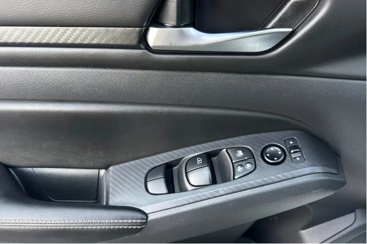 $20900 : Nissan Altima 2025 2.5 SV 4d image 10